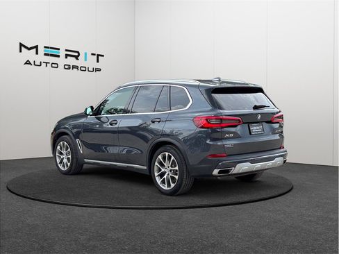 Used 2019 BMW X5 xDrive50i w/ Parking Assistance Package AWD/4WD image 7