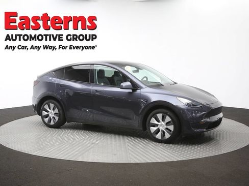 Used 2024 Tesla Model Y Long Range AWD/4WD image 40