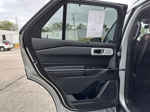 Certified 2020 Ford Explorer Platinum w/ Premium Technology Package AWD/4WD image 14