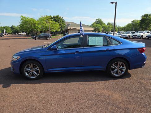Used 2022 Volkswagen Jetta SE FWD image 6