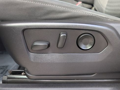 Used 2022 Chevrolet Silverado 1500 LT image 21