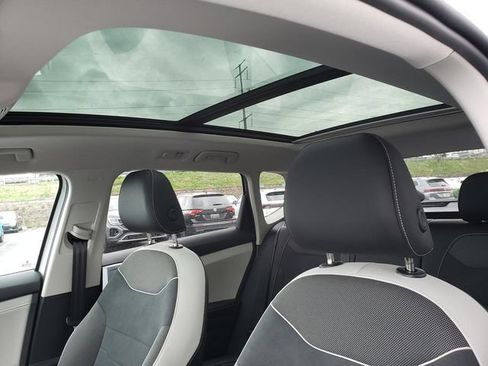 New 2026 Volkswagen Taos SE AWD/4WD image 7