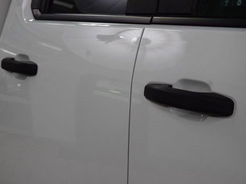 Used 2023 GMC Sierra 2500 Pro w/ Convenience Package image 12