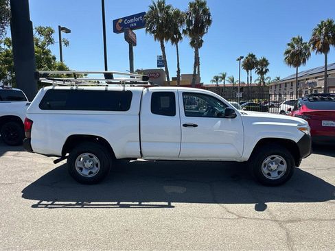 Used 2019 Toyota Tacoma SR image 40