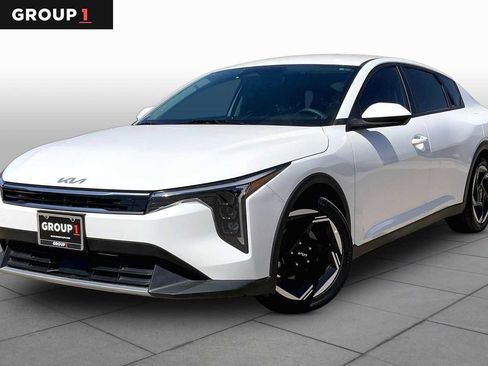 Certified 2025 Kia K4 EX FWD image 1