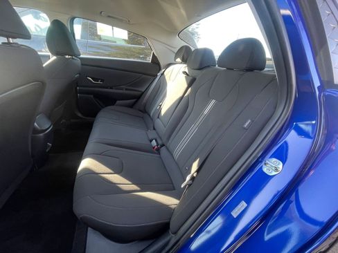 Used 2025 Hyundai Elantra SEL image 25