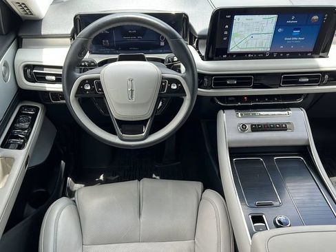 Used 2025 Lincoln Aviator Reserve w/ Luxury Package RWD image 15