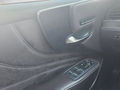 Used 2018 Lexus LS 500 image 19