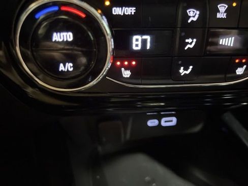 Used 2024 Chevrolet Trax RS w/ Sunroof Package image 36