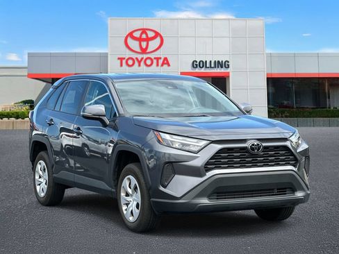 Used 2023 Toyota RAV4 LE FWD image 7
