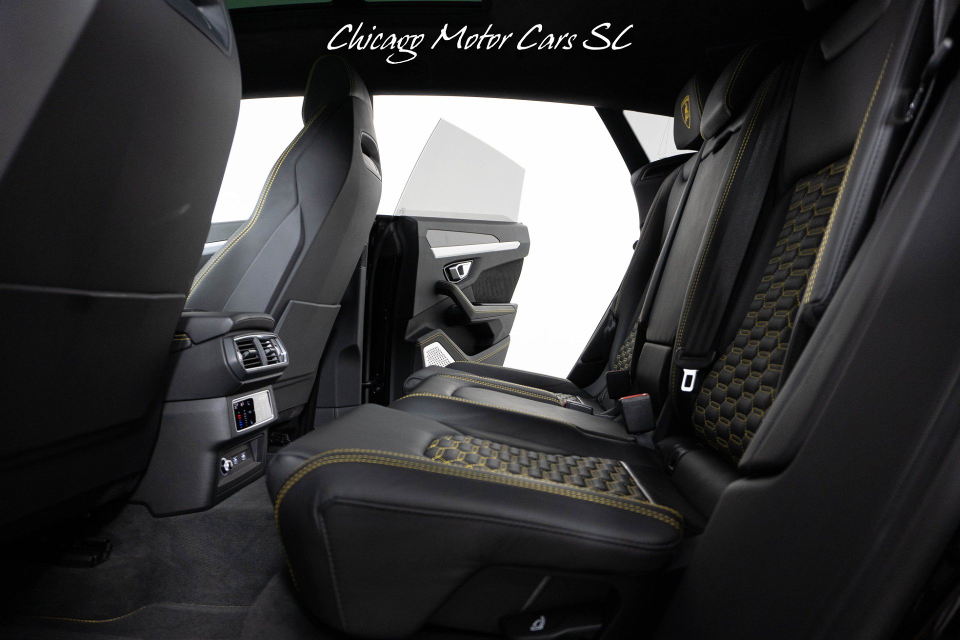 Used 2021 Lamborghini Urus AWD/4WD image 62