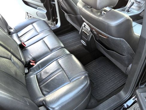 Used 2019 Lincoln MKT AWD image 37