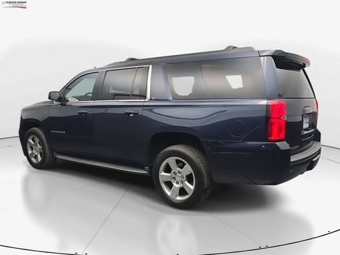 Used 2017 Chevrolet Suburban LT image 7