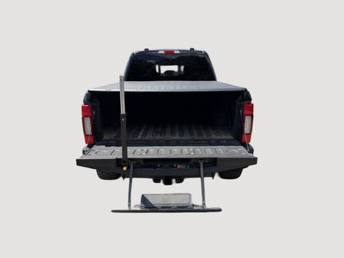 Used 2021 Ford F250 Lariat AWD/4WD image 9