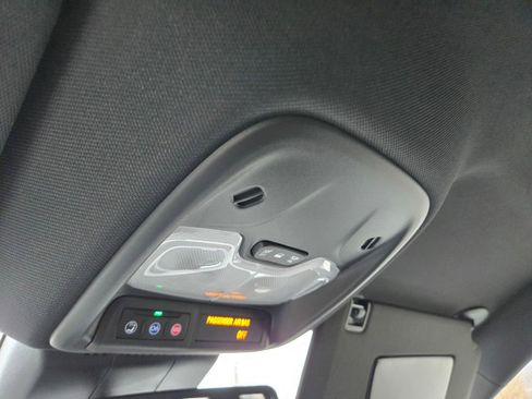 New 2025 GMC Canyon Elevation w/ Convenience Package image 11