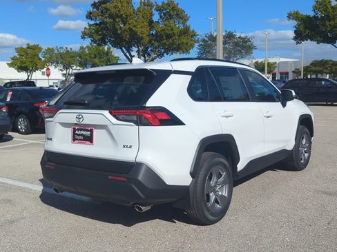New 2025 Toyota RAV4 XLE image 5