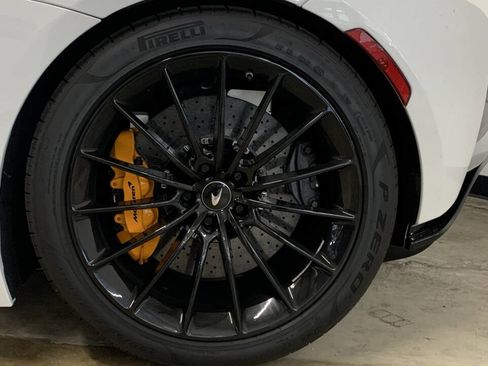 Used 2025 McLaren Artura Spider image 7