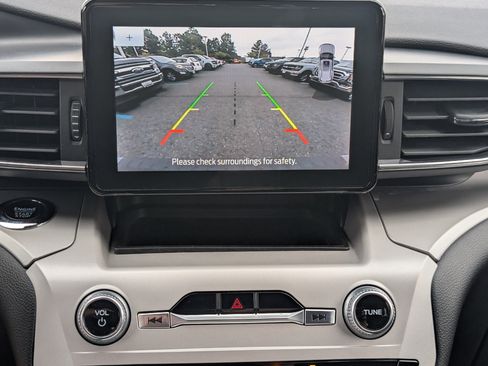 Certified 2024 Ford Explorer XLT w/ Equipment Group 202A AWD/4WD image 29