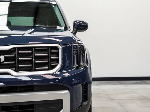 Used 2024 Kia Telluride S w/ S Sunroof Package FWD image 4