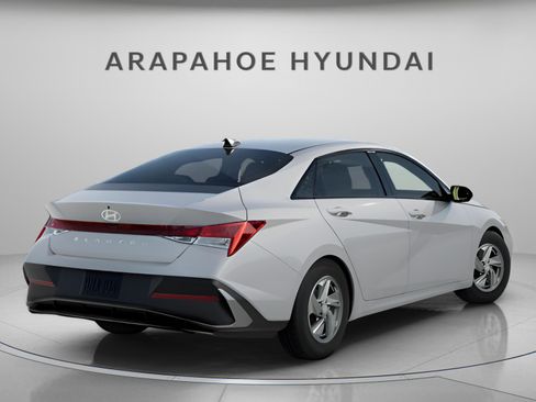 New 2026 Hyundai Elantra SE FWD image 4