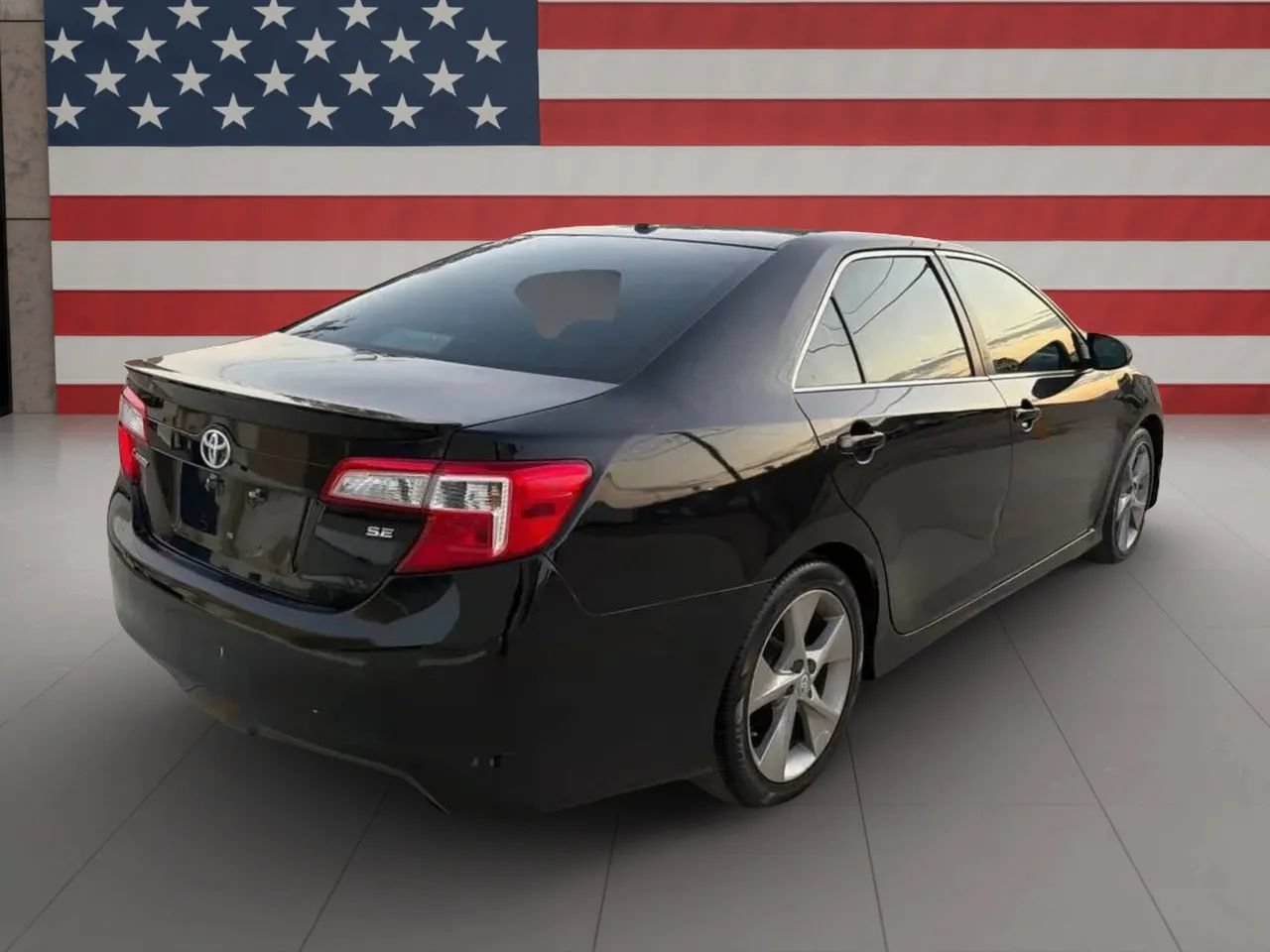 Used 2012 Toyota Camry SE FWD image 6