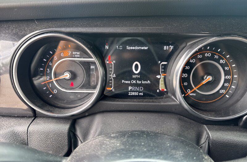 Used 2022 Jeep Wrangler Unlimited Sahara AWD/4WD image 12
