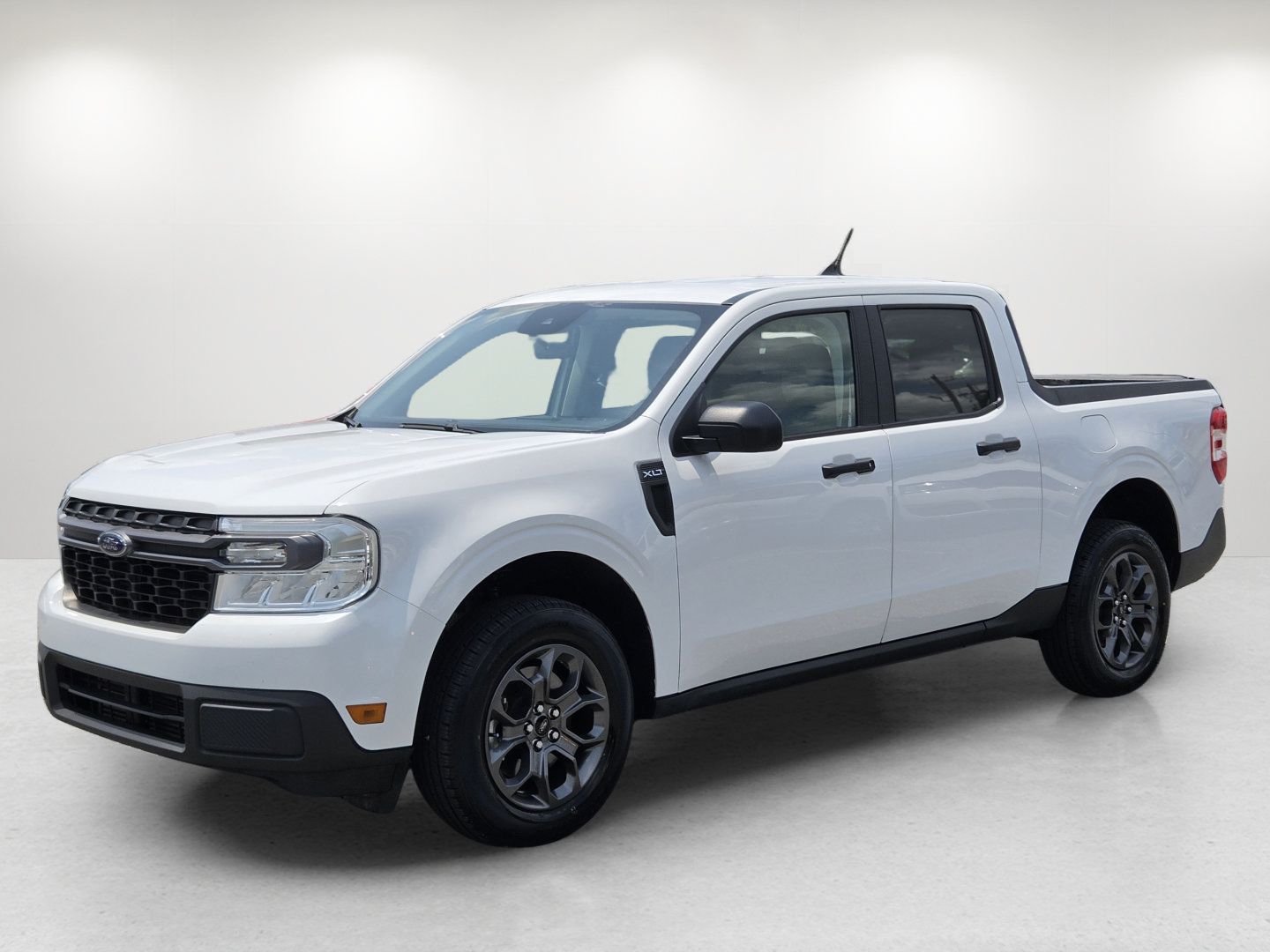 Used 2024 Ford Maverick XLT FWD image 1
