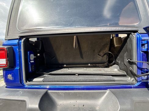 Used 2019 Jeep Wrangler Sport image 29