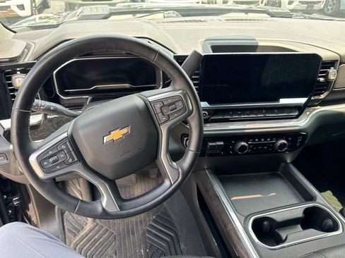Used 2024 Chevrolet Silverado 2500 LTZ w/ LTZ Convenience Package AWD/4WD image 22