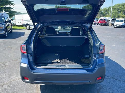 Used 2025 Subaru Outback Premium AWD/4WD image 28