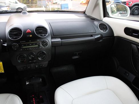Used 2007 Volkswagen Beetle Triple White Edition image 11