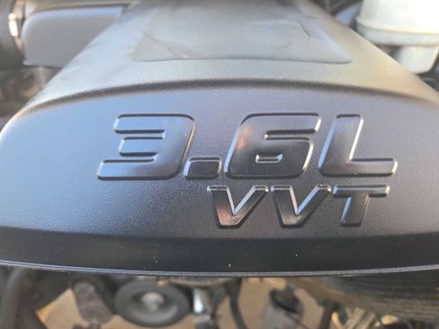 Used 2018 RAM 1500 Express RWD image 10