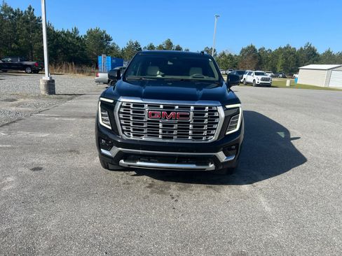 Used 2025 GMC Yukon XL Denali w/ Sun & Power Step Package image 2