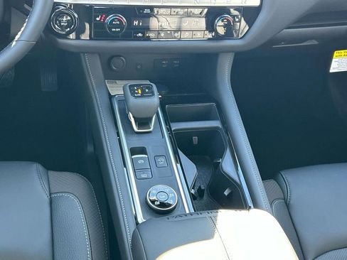 New 2026 Nissan Pathfinder SL w/ SL Premium Package AWD/4WD image 26