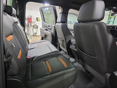 Used 2022 GMC Sierra 1500 AT4 w/ AT4 Preferred Package image 11