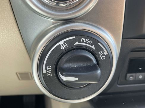 Used 2016 Nissan Titan SV AWD/4WD image 10