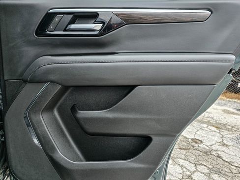 Used 2025 Chevrolet Tahoe Z71 w/ Sun And Tow Package image 39