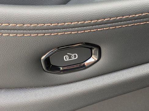 New 2026 Jeep Cherokee Overland w/ Trailer Tow Group image 29