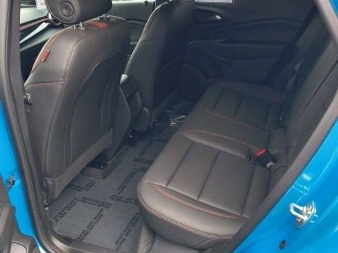 Used 2025 Chevrolet Trax RS w/ Driver Confidence Package image 17
