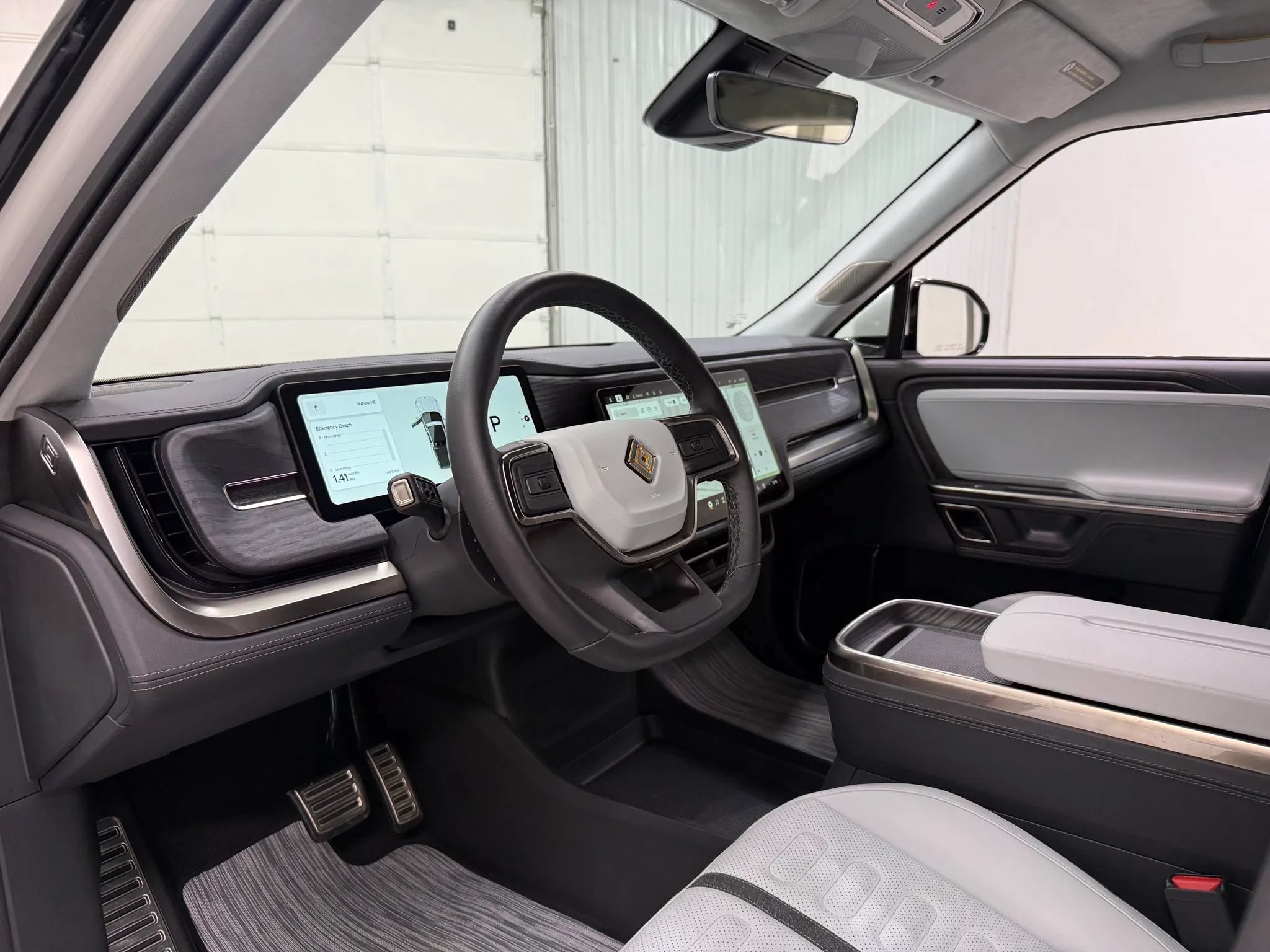 Used 2024 Rivian R1T Adventure Dual AWD/4WD image 12