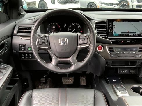 Used 2025 Honda Ridgeline TrailSport image 8