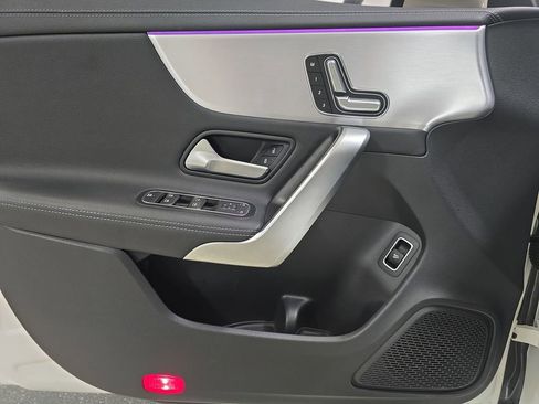 Used 2022 Mercedes-Benz CLA 250 image 27