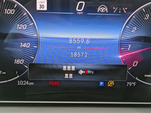 Used 2024 Mercedes-Benz GLS 580 4MATIC image 26