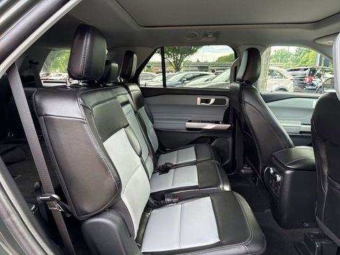 Used 2023 Ford Explorer XLT w/ Equipment Group 202A AWD/4WD image 29