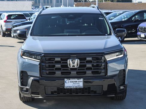 New 2026 Honda Pilot Sport image 2