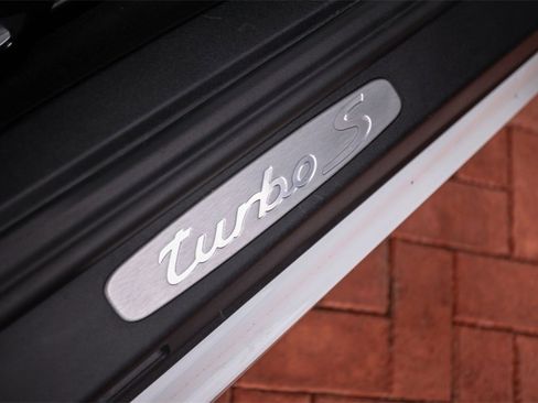 Used 2015 Porsche 911 Turbo S image 39