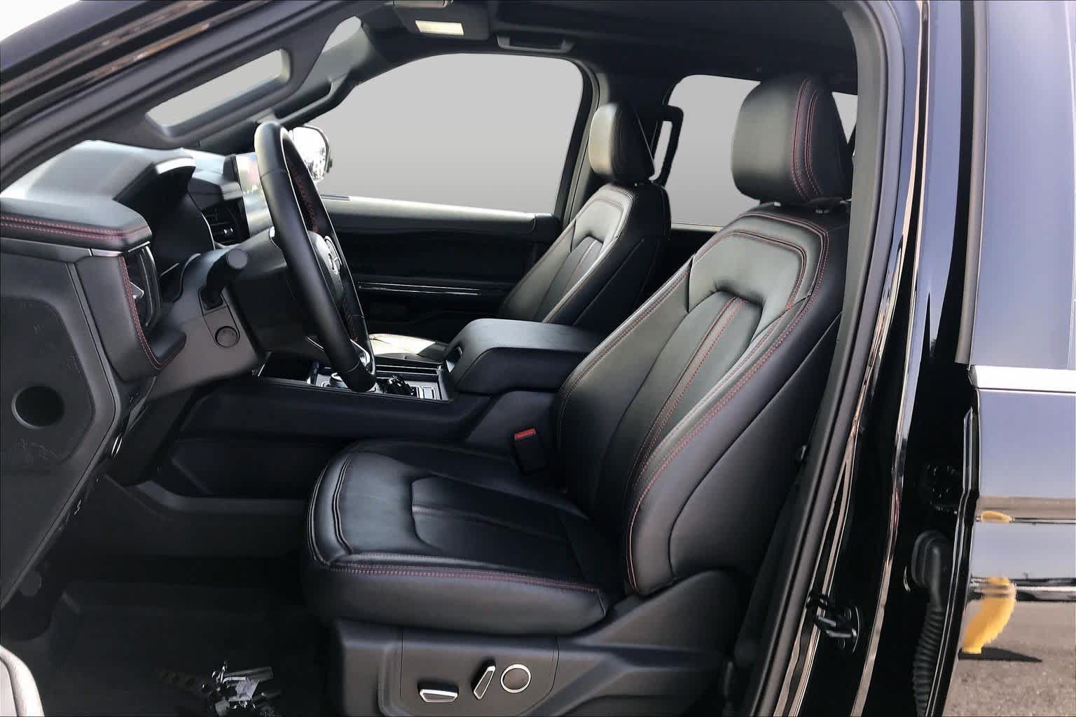 Used 2023 Ford Expedition Limited RWD image 8