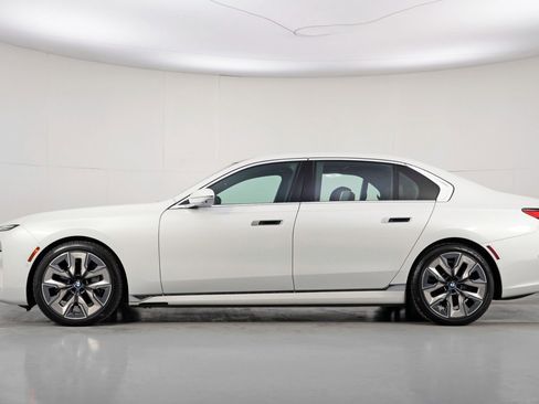 Used 2023 BMW i7 xDrive60 AWD/4WD image 70