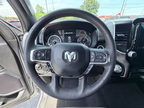 Used 2025 RAM 1500 Laramie AWD/4WD image 14