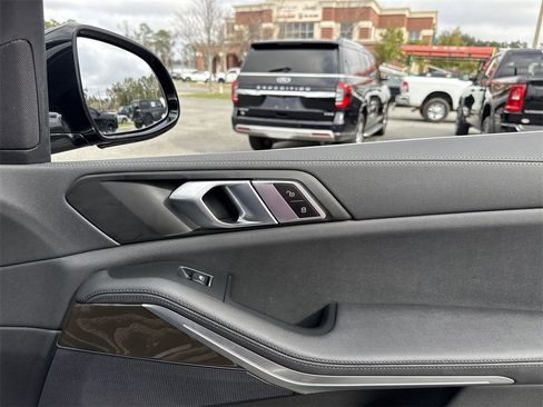 Used 2022 BMW X5 sDrive40i w/ Climate Comfort Package image 29